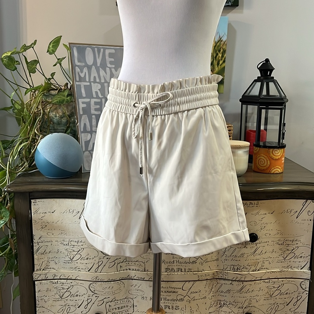 ZENANA FAUX LEATHER PAPER BAG SHORTS WHITE SIZE LARGE